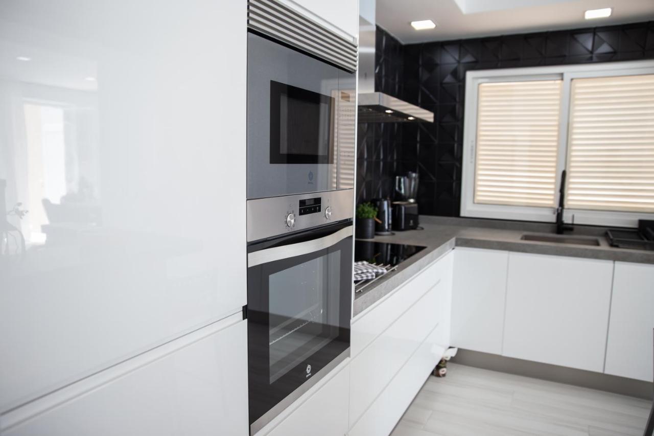 Spacious 200 Sq.M. Penthouse With Sea View Terraces ตอร์เรโมลิโนส ภายนอก รูปภาพ
