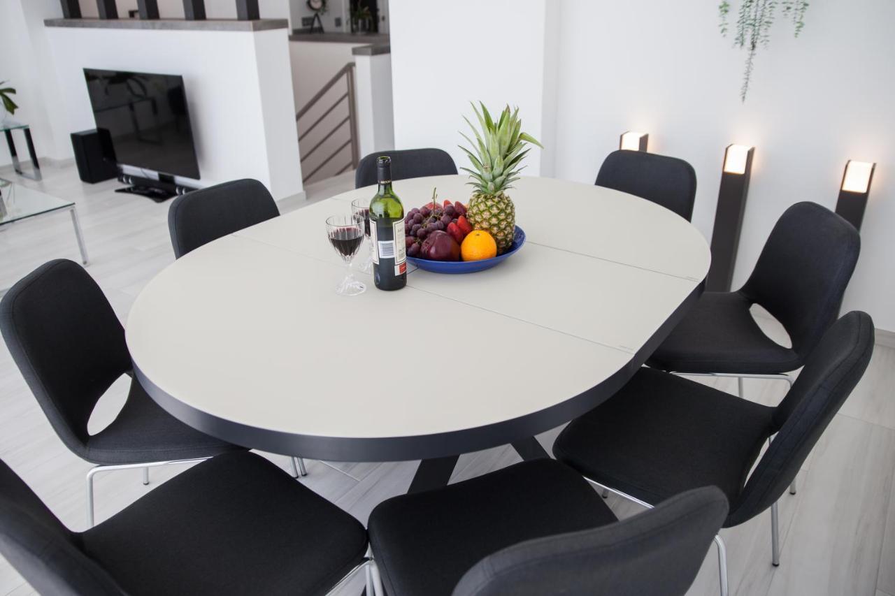 Spacious 200 Sq.M. Penthouse With Sea View Terraces ตอร์เรโมลิโนส ภายนอก รูปภาพ