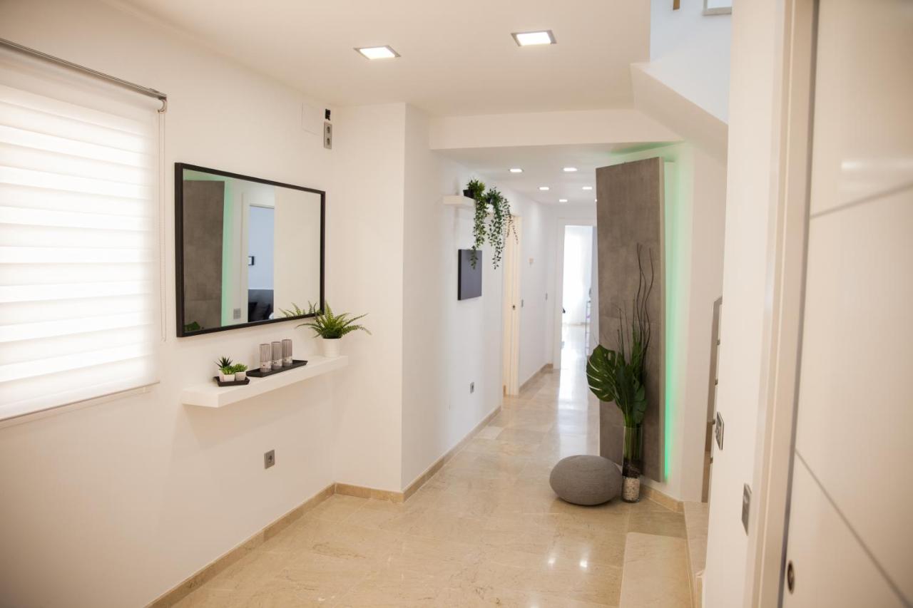 Spacious 200 Sq.M. Penthouse With Sea View Terraces ตอร์เรโมลิโนส ภายนอก รูปภาพ
