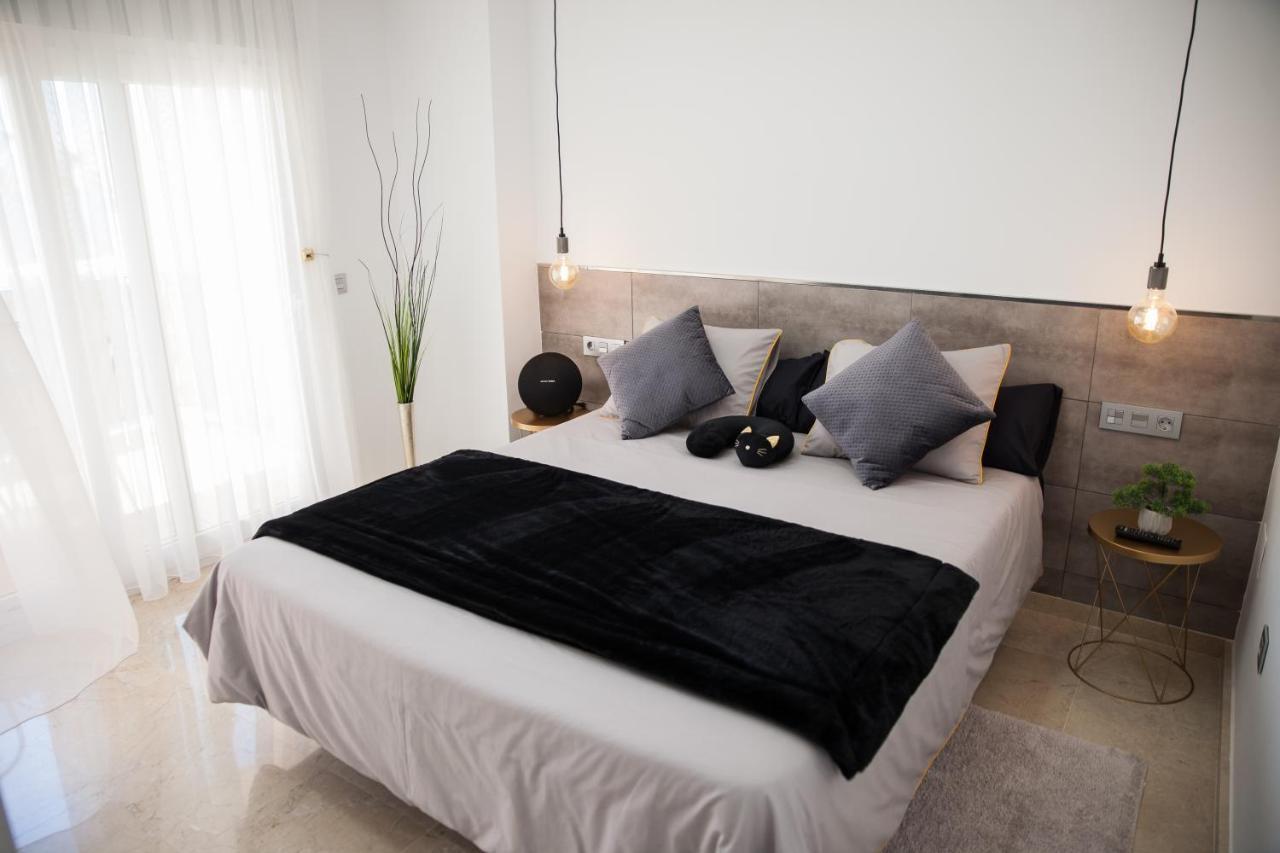 Spacious 200 Sq.M. Penthouse With Sea View Terraces ตอร์เรโมลิโนส ภายนอก รูปภาพ
