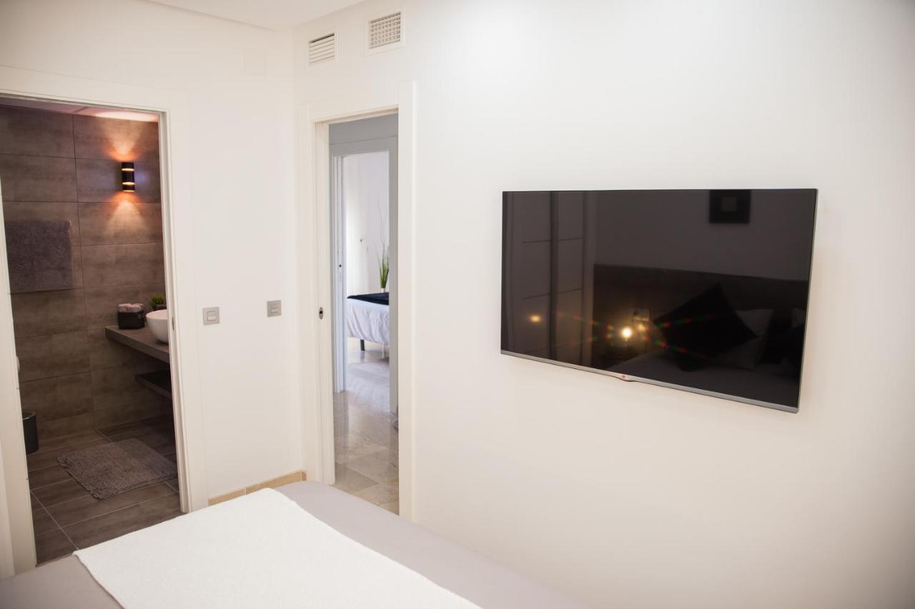 Spacious 200 Sq.M. Penthouse With Sea View Terraces ตอร์เรโมลิโนส ภายนอก รูปภาพ